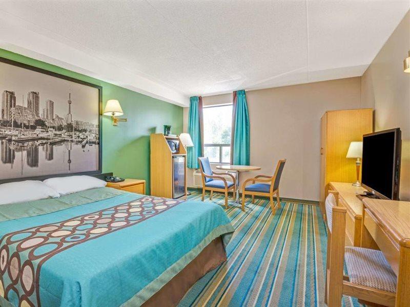 Super 8 By Wyndham East On Hotel