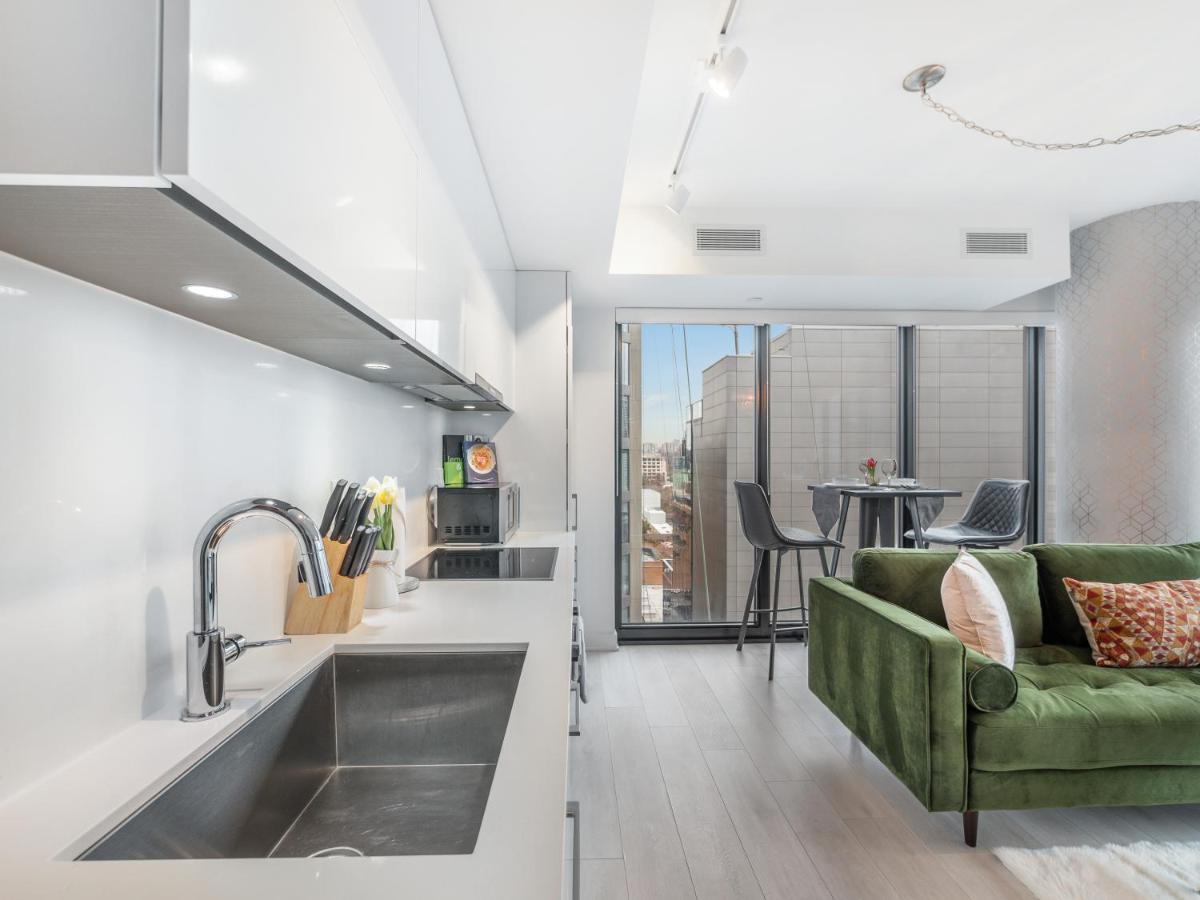 Designer 1br + Study In Coveted Yorkville * Toronto