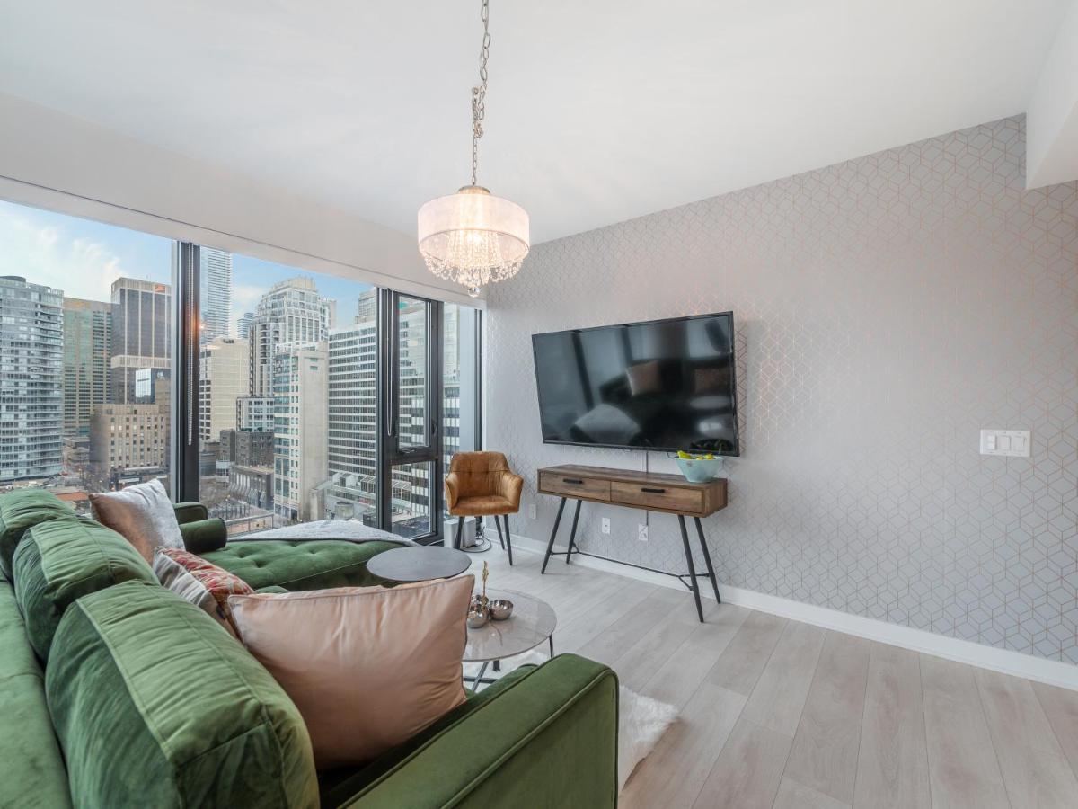 Designer 1br + Study In Coveted Yorkville Apartment *