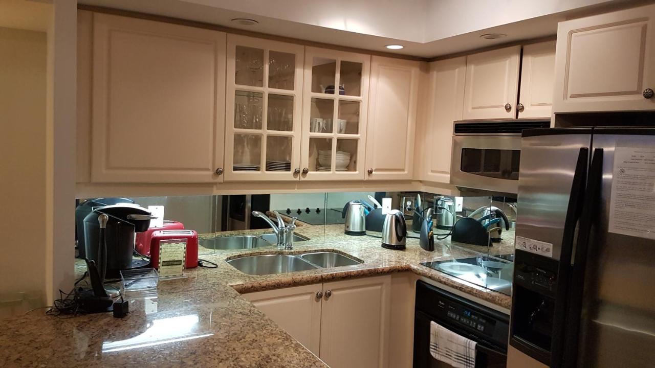 Luxury Accommodations - University Plaza Toronto