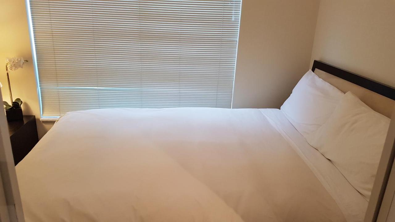 Luxury - Qwest Apartment Toronto