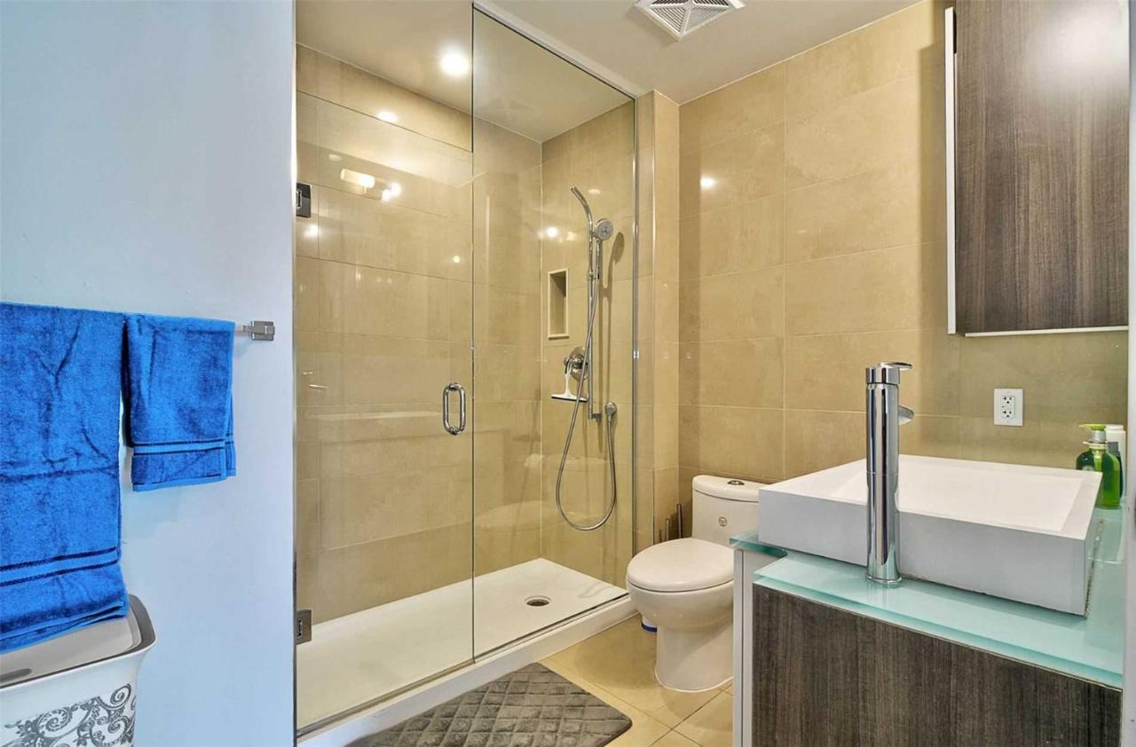 Front Street Suites Apartment *