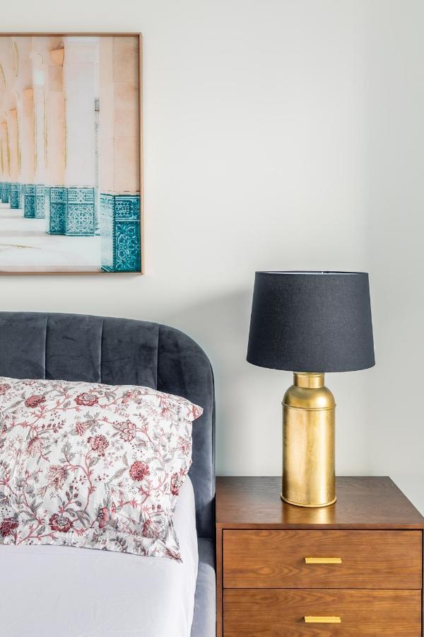 Stylish 1br + Office - Cn Tower View * Toronto