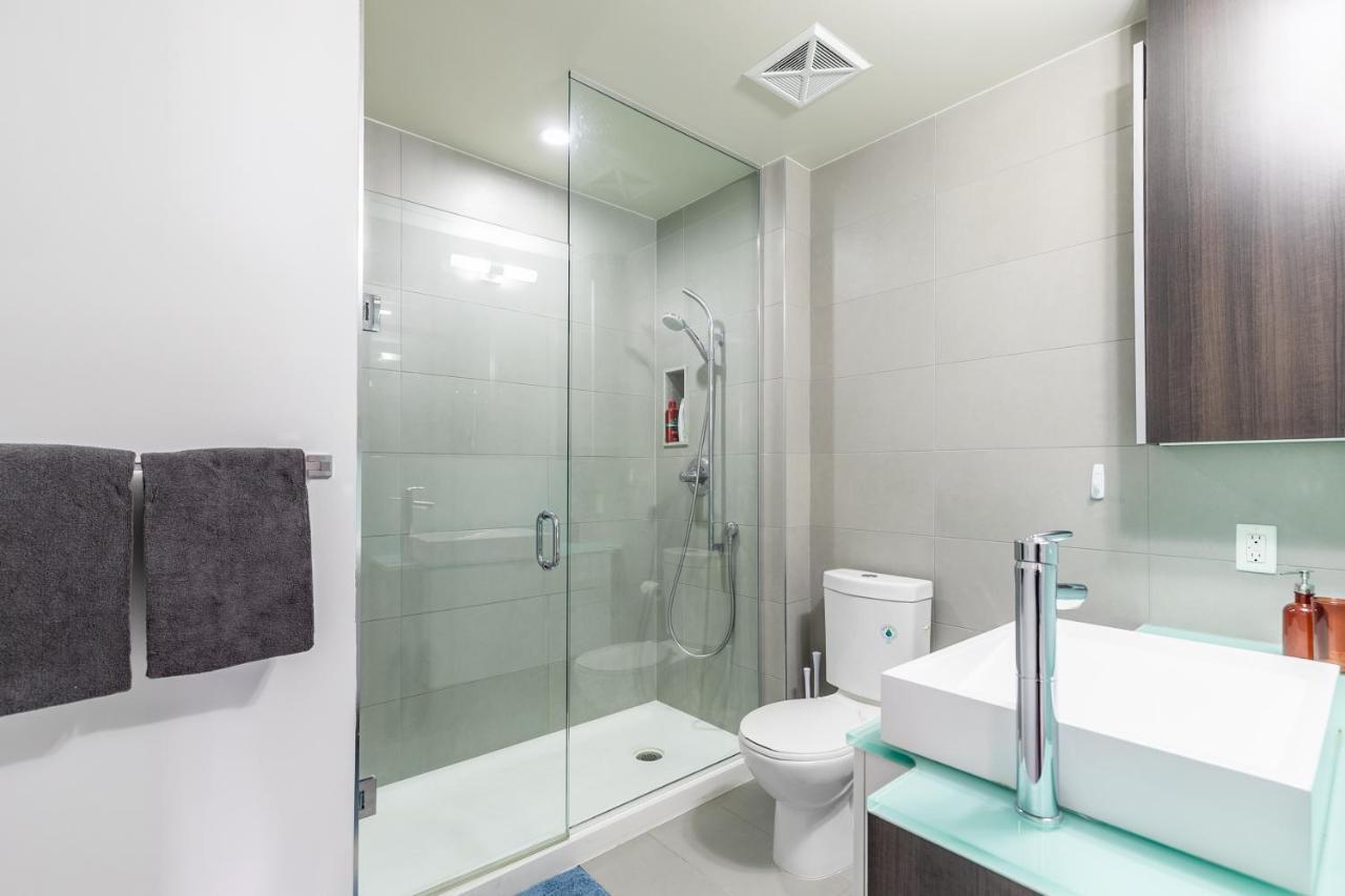 Stylish 1br + Office - Cn Tower View * Toronto