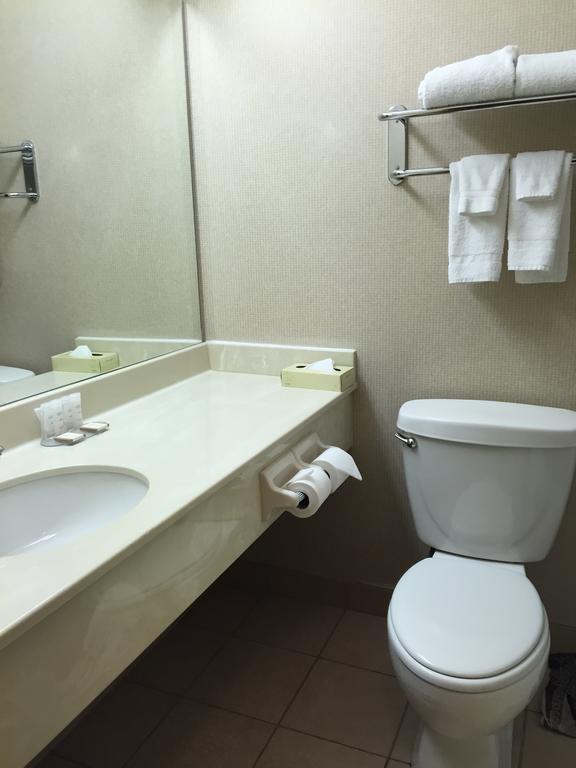 Hotel Howard Johnson By Wyndham Downtown West