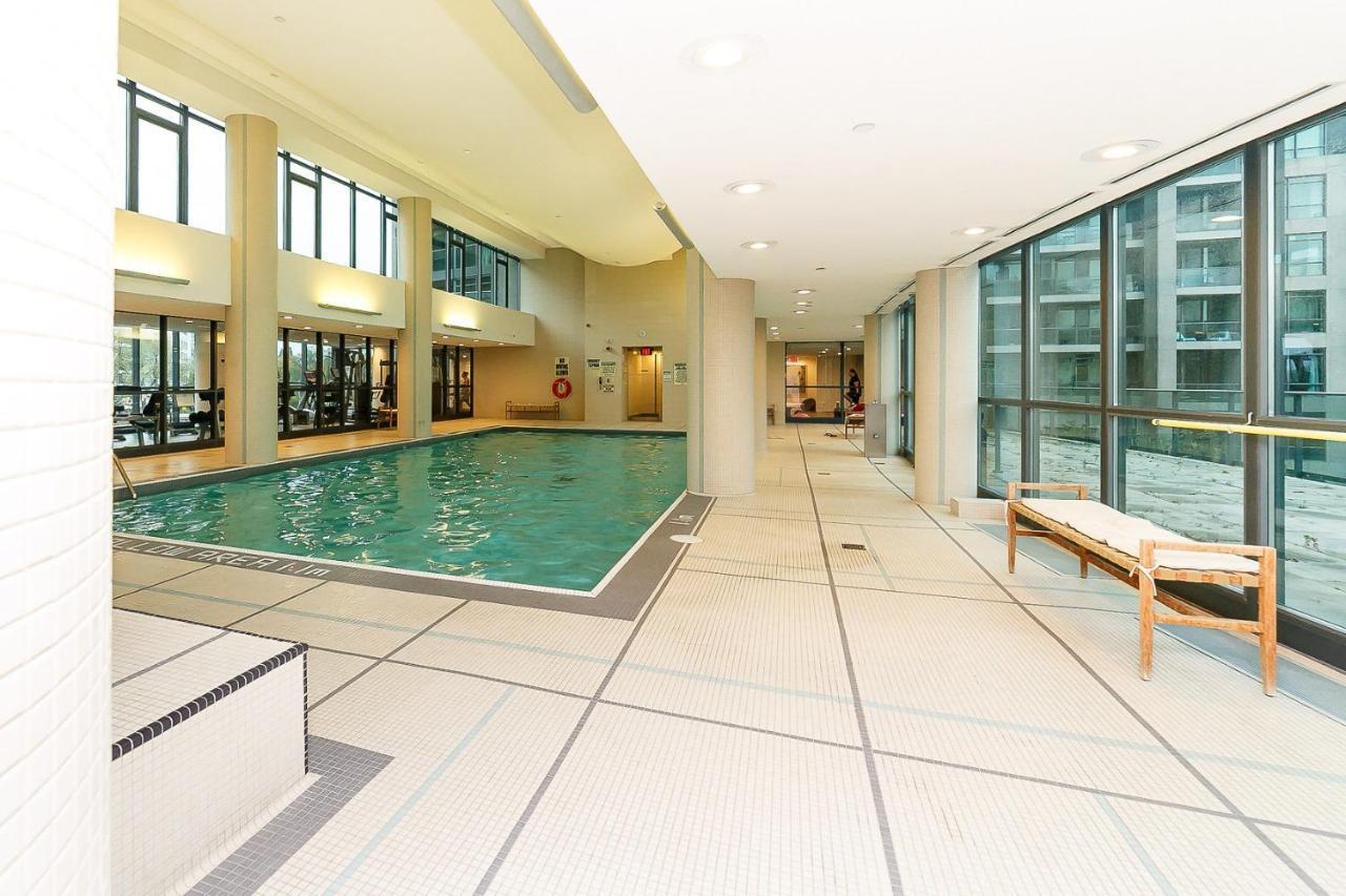 Downtown Condo, Free Parking & Amenities Apartment
