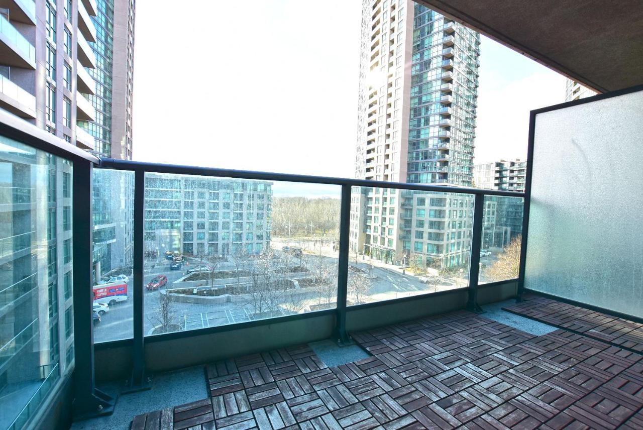Downtown Condo, Free Parking & Amenities Apartment