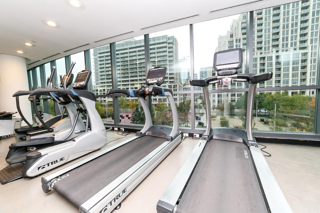 Downtown Condo, Free Parking & Amenities Apartment