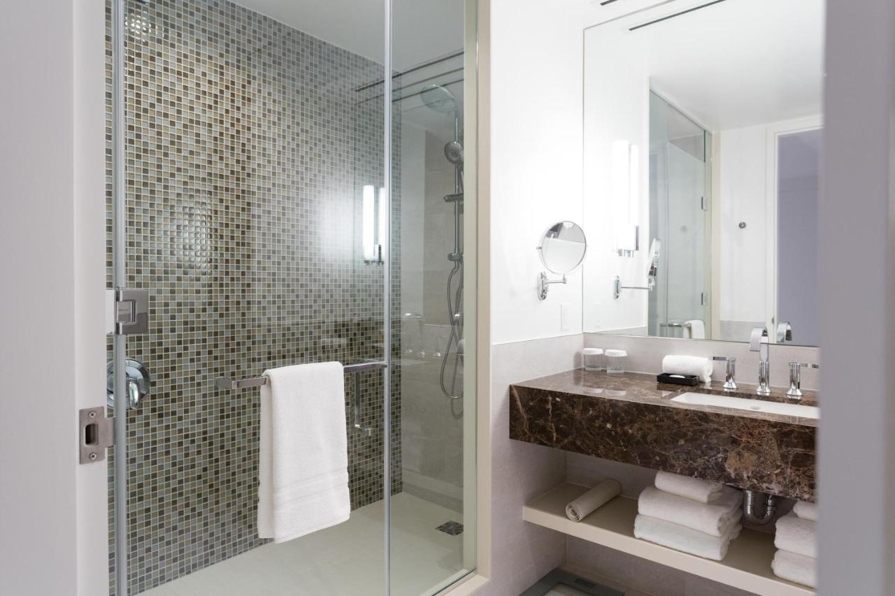 Sutton Place Hotel 4*