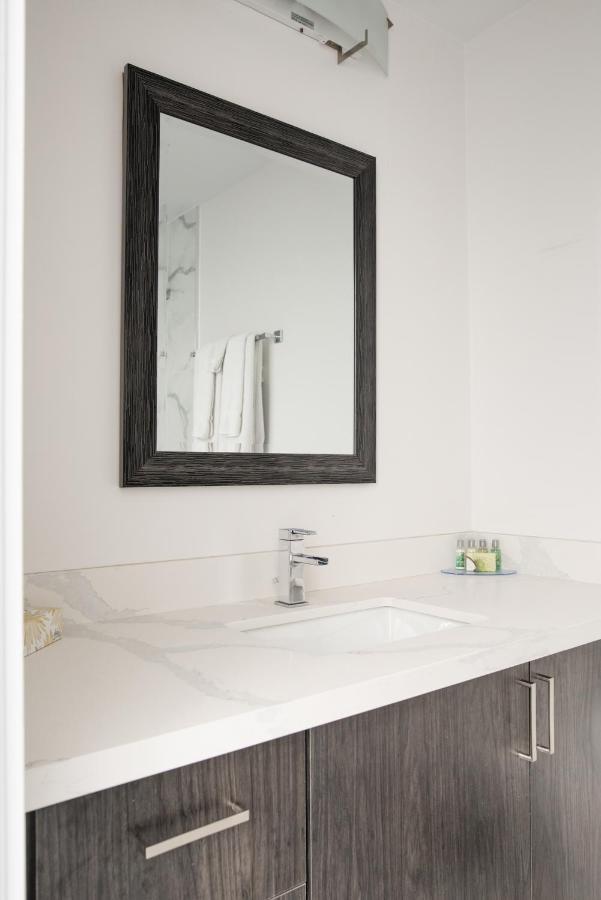 Apartment The Rosemont Residences Toronto
