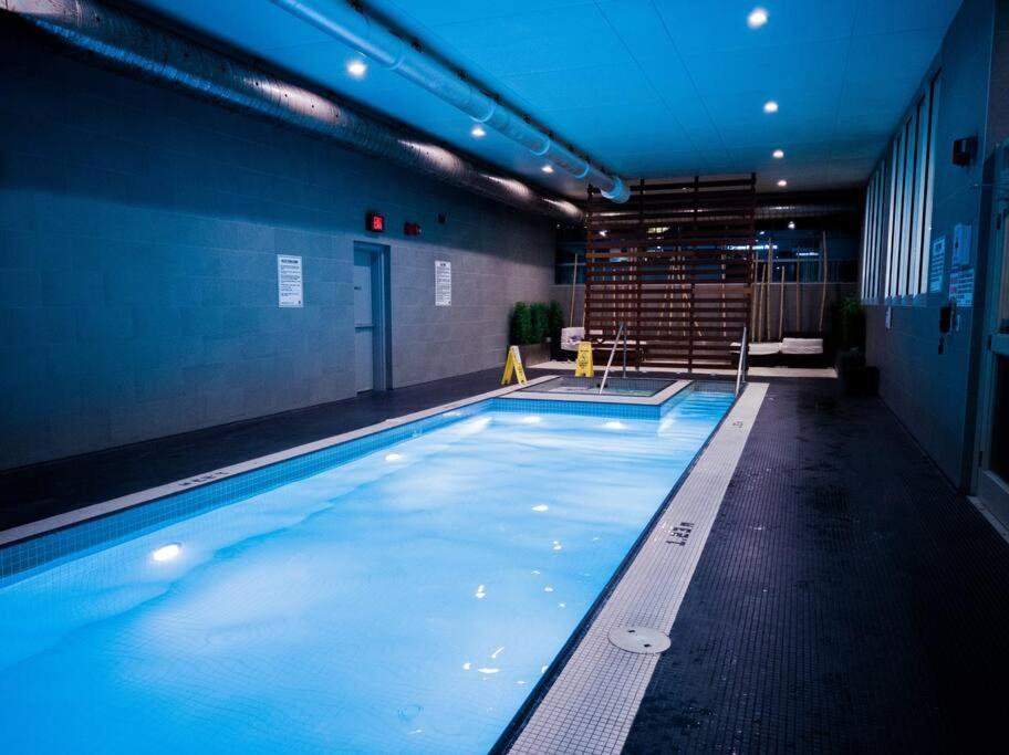 Luxury 2br Downtown W/ Cn Tower View *