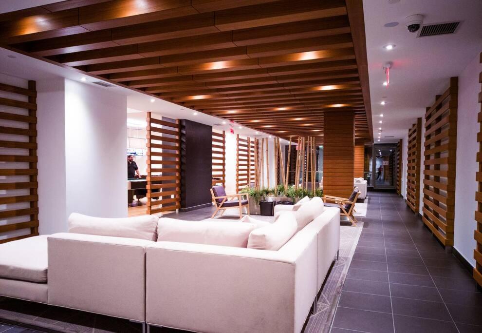 Apartment Luxury 2br Downtown W/ Cn Tower View Toronto