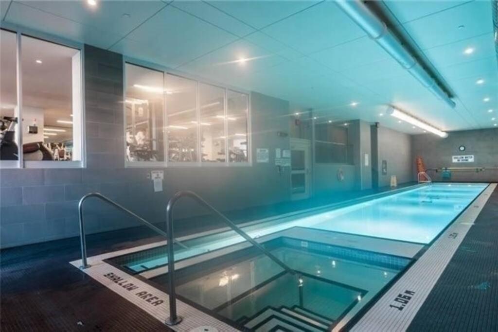 Apartment Luxury 2br Downtown W/ Cn Tower View Toronto