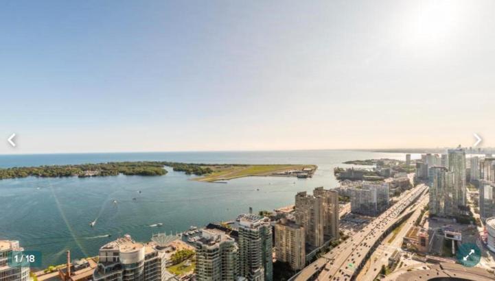 Lakeside Haven: Harbourfront With Million-dollar Views