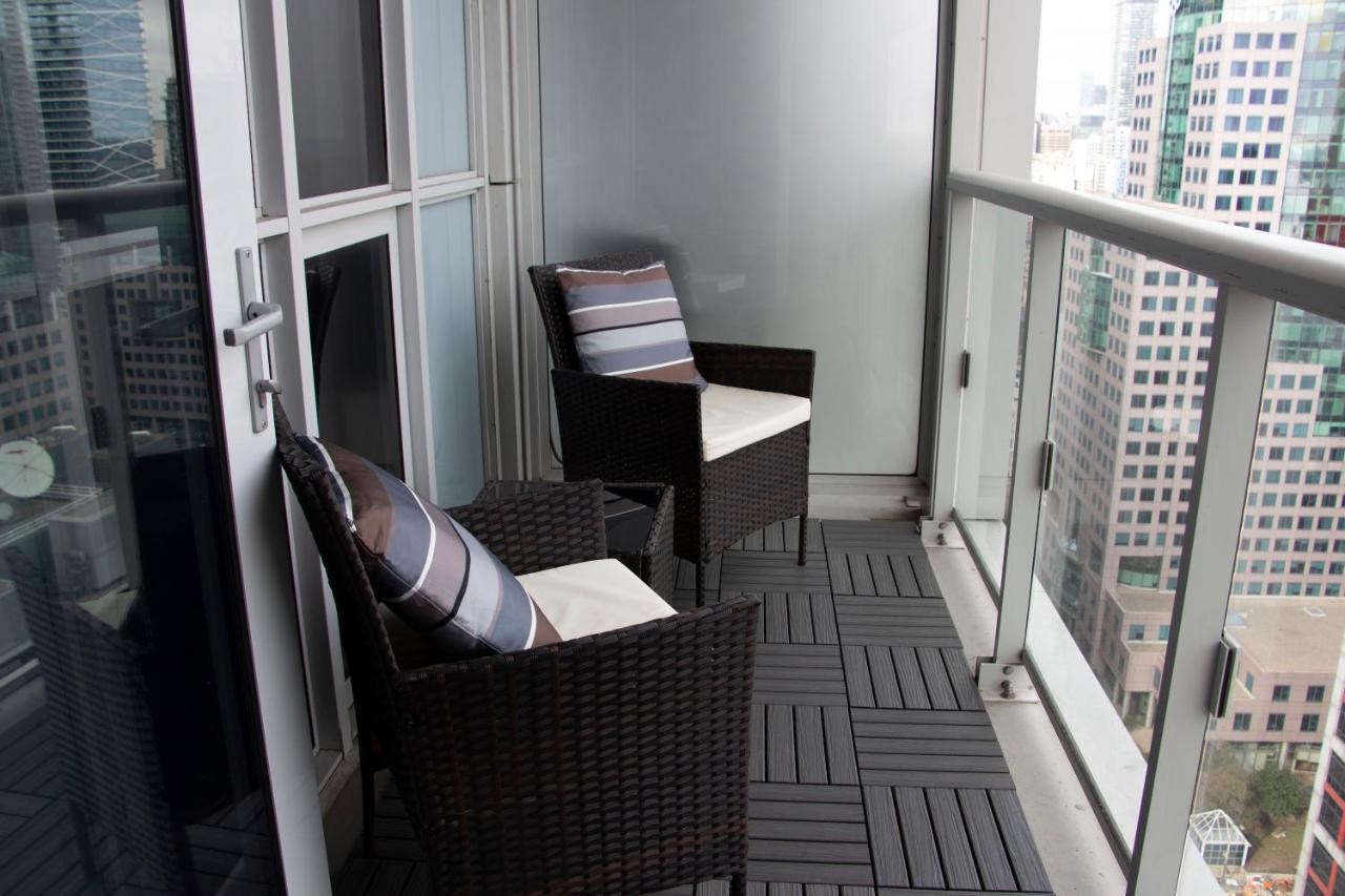 Downtown High-rise Condo- Cn Tower View * Toronto