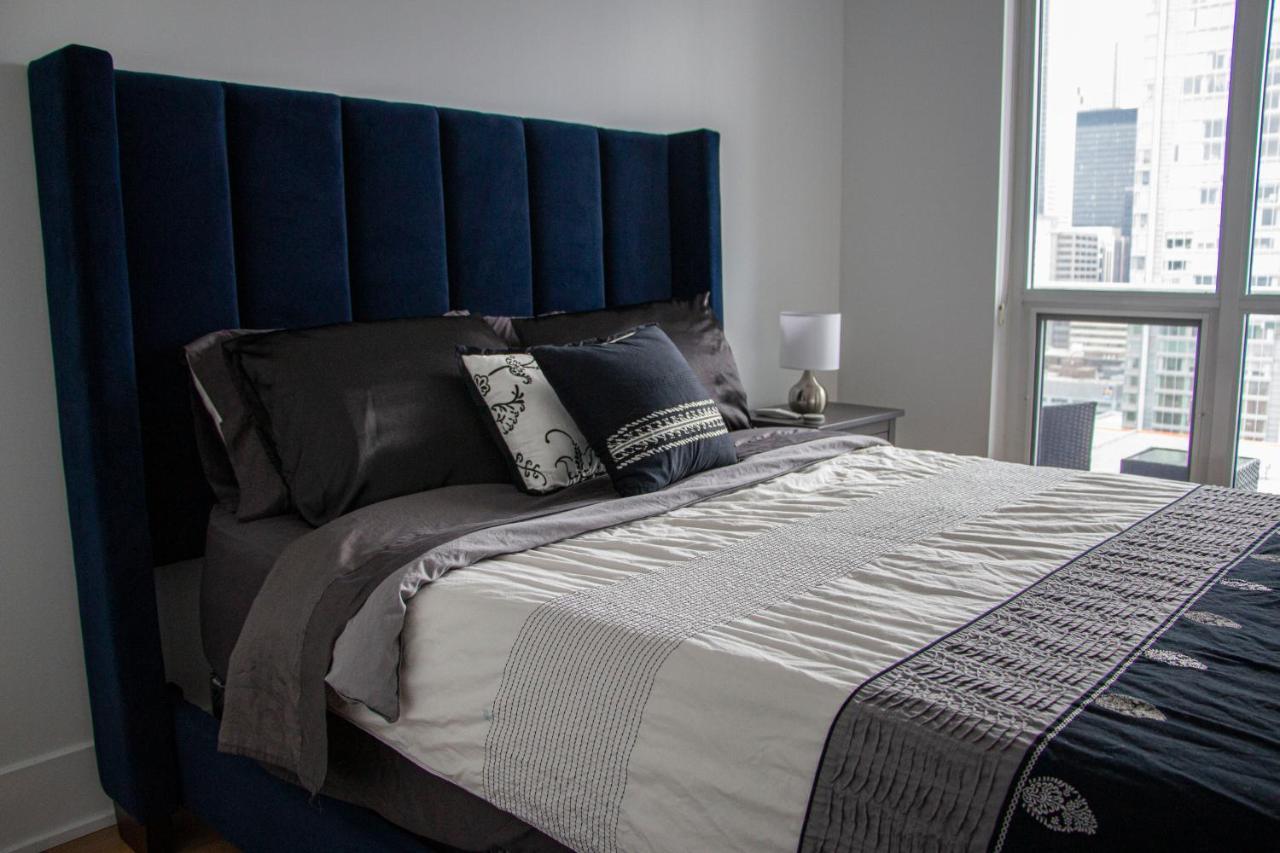 Downtown High-rise Condo- Cn Tower View Apartment *