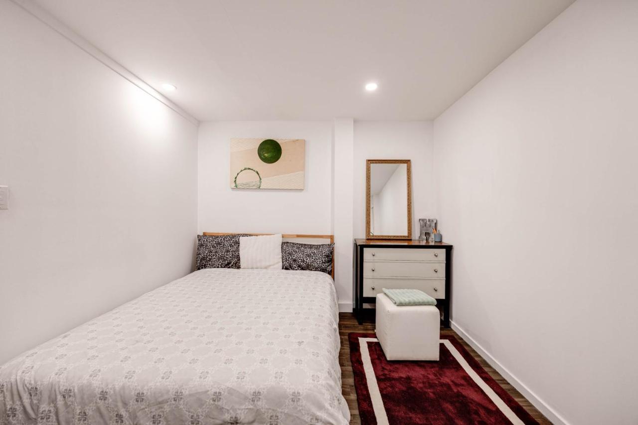 Bright Parkdale Court - Little Portugal W/ Free Parking