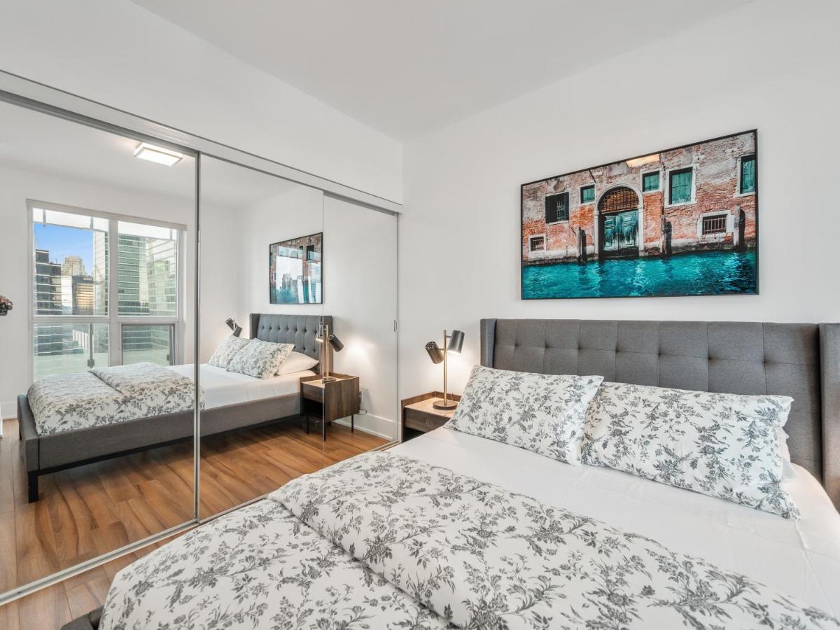 Apartment Designer 2br + Study Condo, Ed - Cn Tower View *