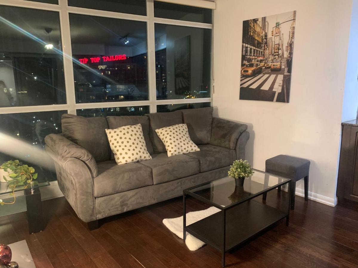 Downtown 2 Bedroom Families Only Sleeps 5 *