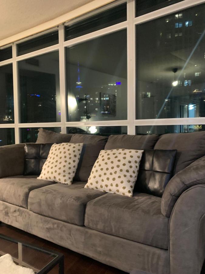 Downtown 2 Bedroom Families Only Sleeps 5 Toronto