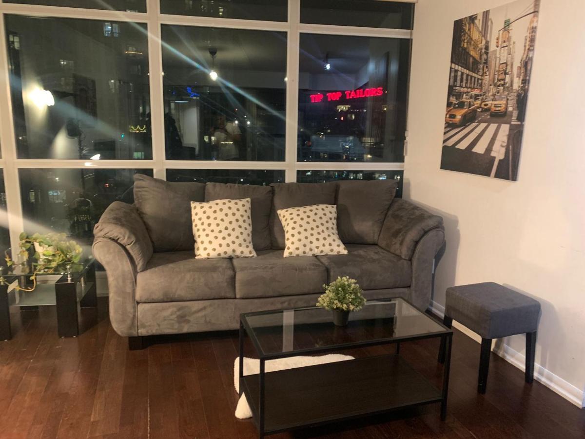 Apartment Downtown 2 Bedroom Families Only Sleeps 5 *