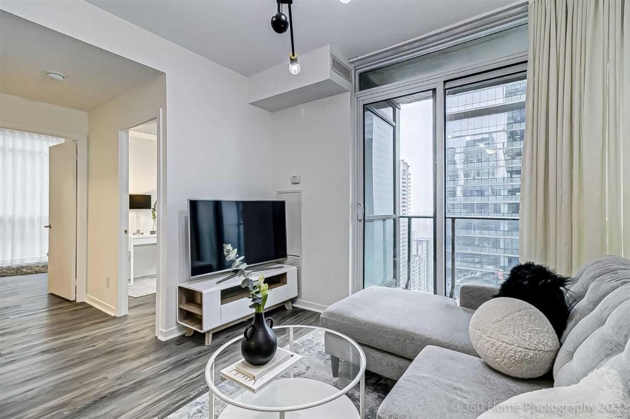 Prime Location - Stunning 2-bdrm Toronto