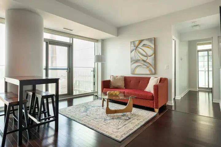 Luxury View & View - One Free Parking Toronto