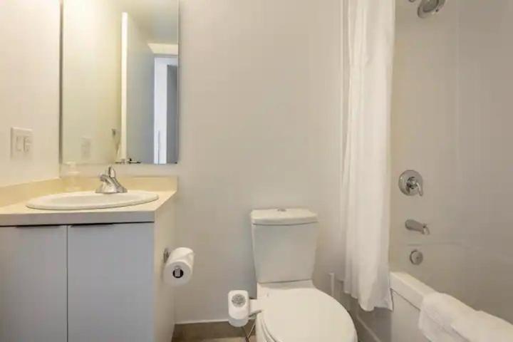 Luxury View & View - One Free Parking Toronto
