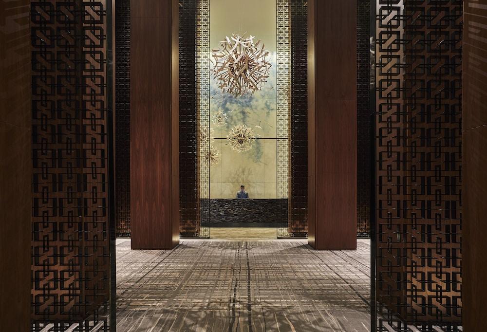 Four Seasons Hotel 5*
