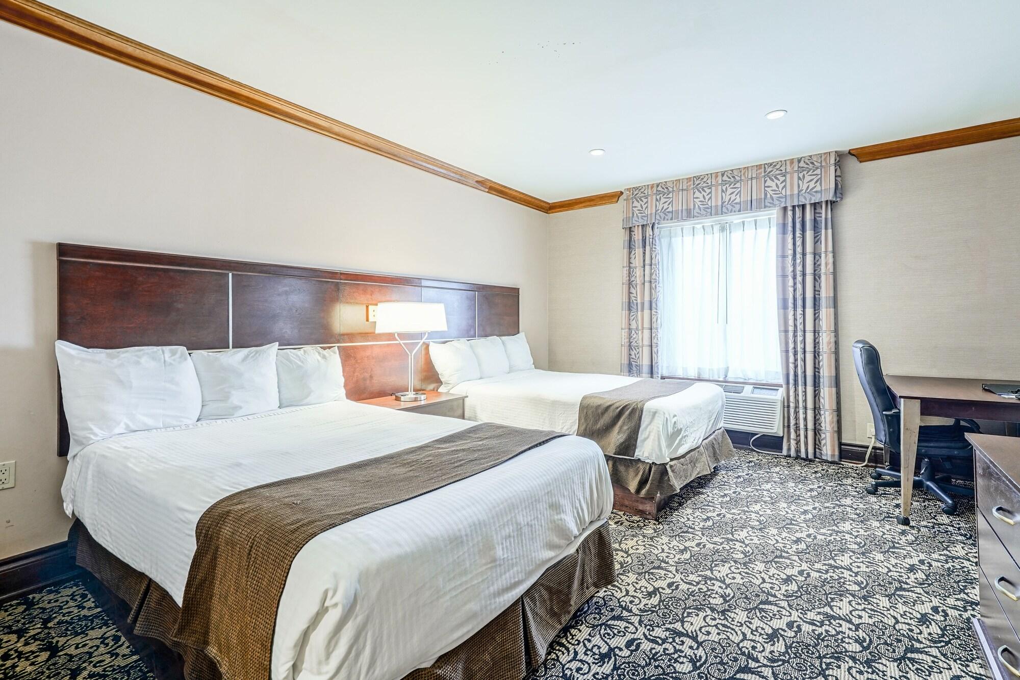 Woodbine & 3* Toronto