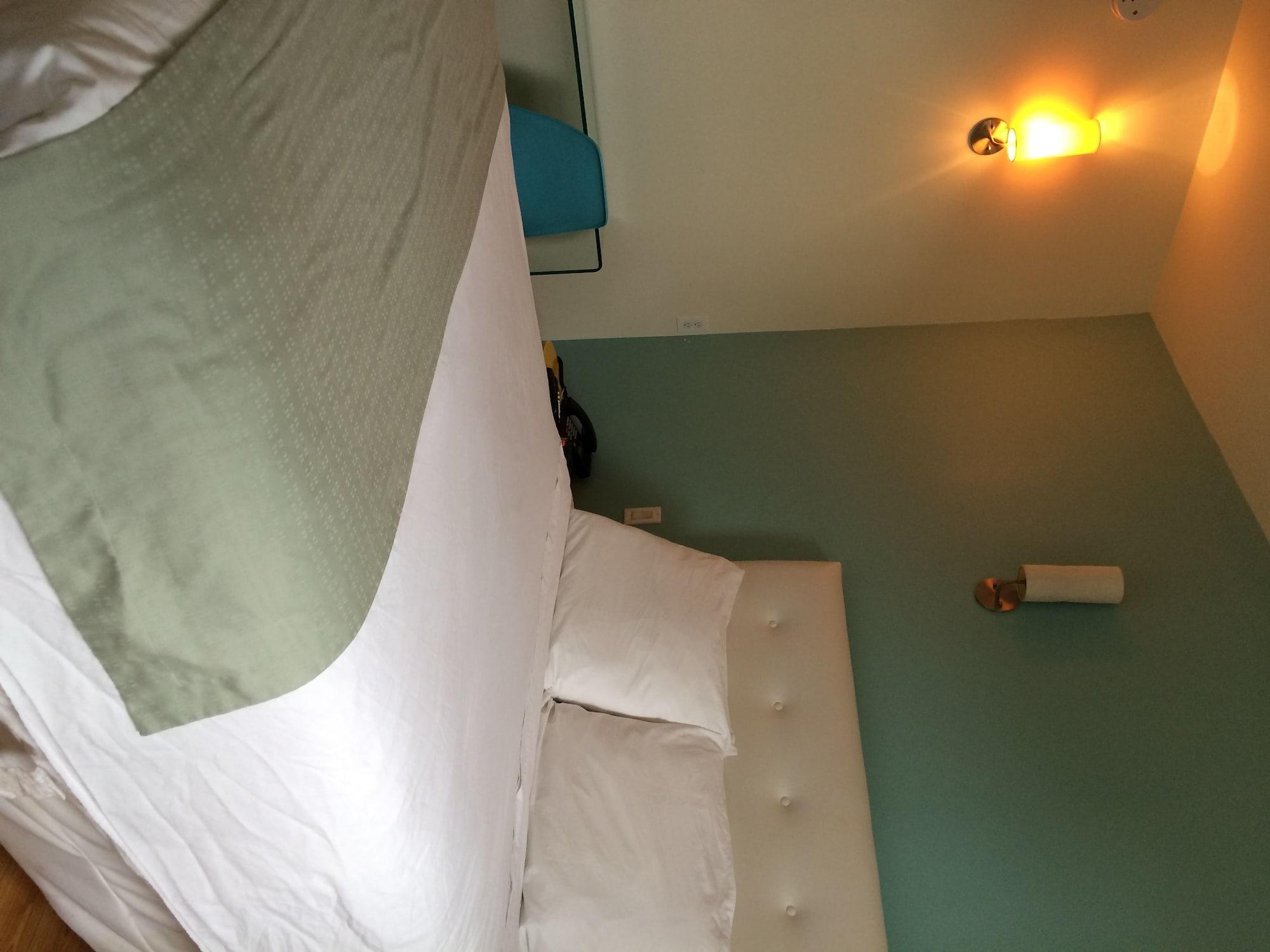 Royal Oak Hotel 2*