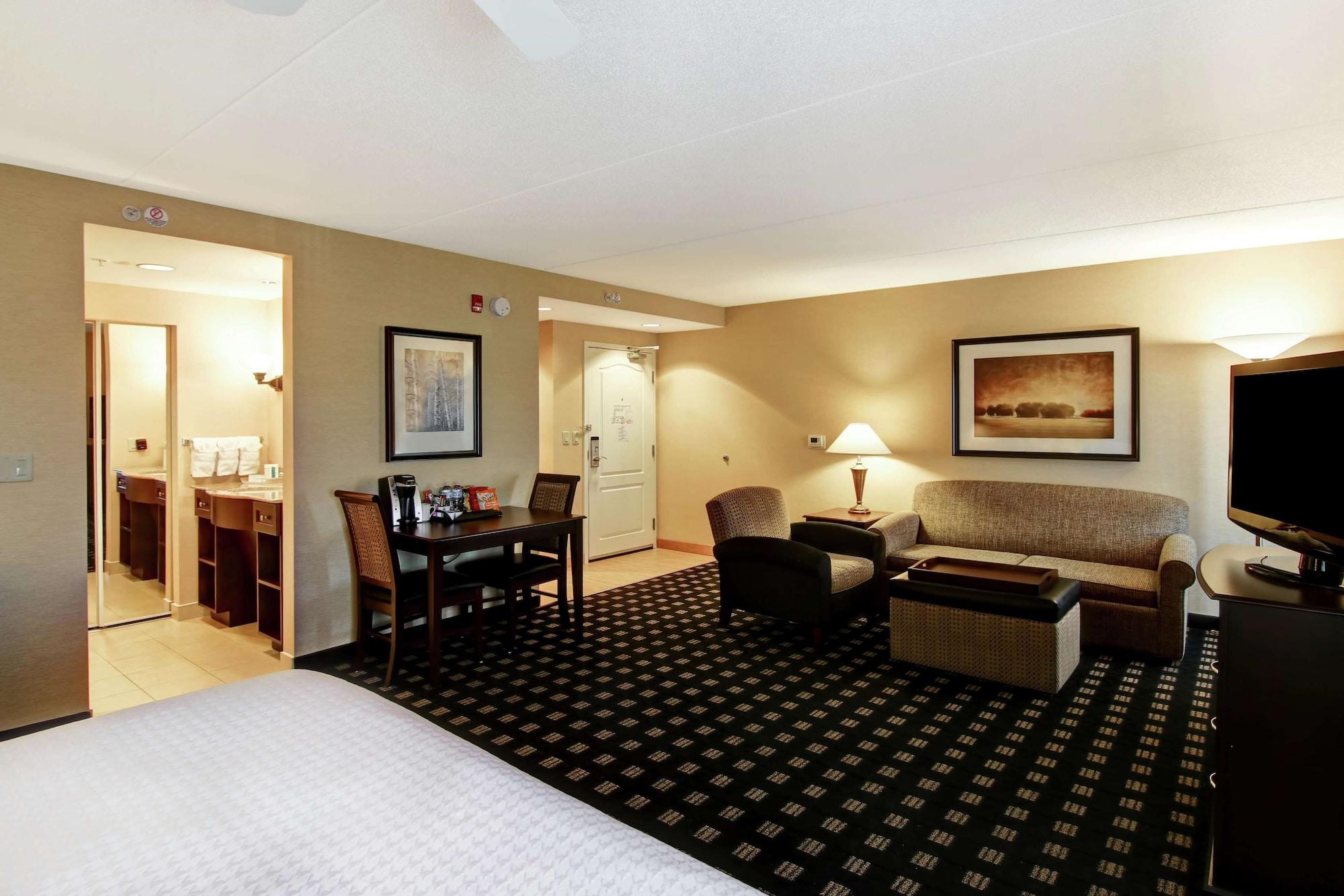 Hotel Homewood By Hilton Airport Corporate Centre