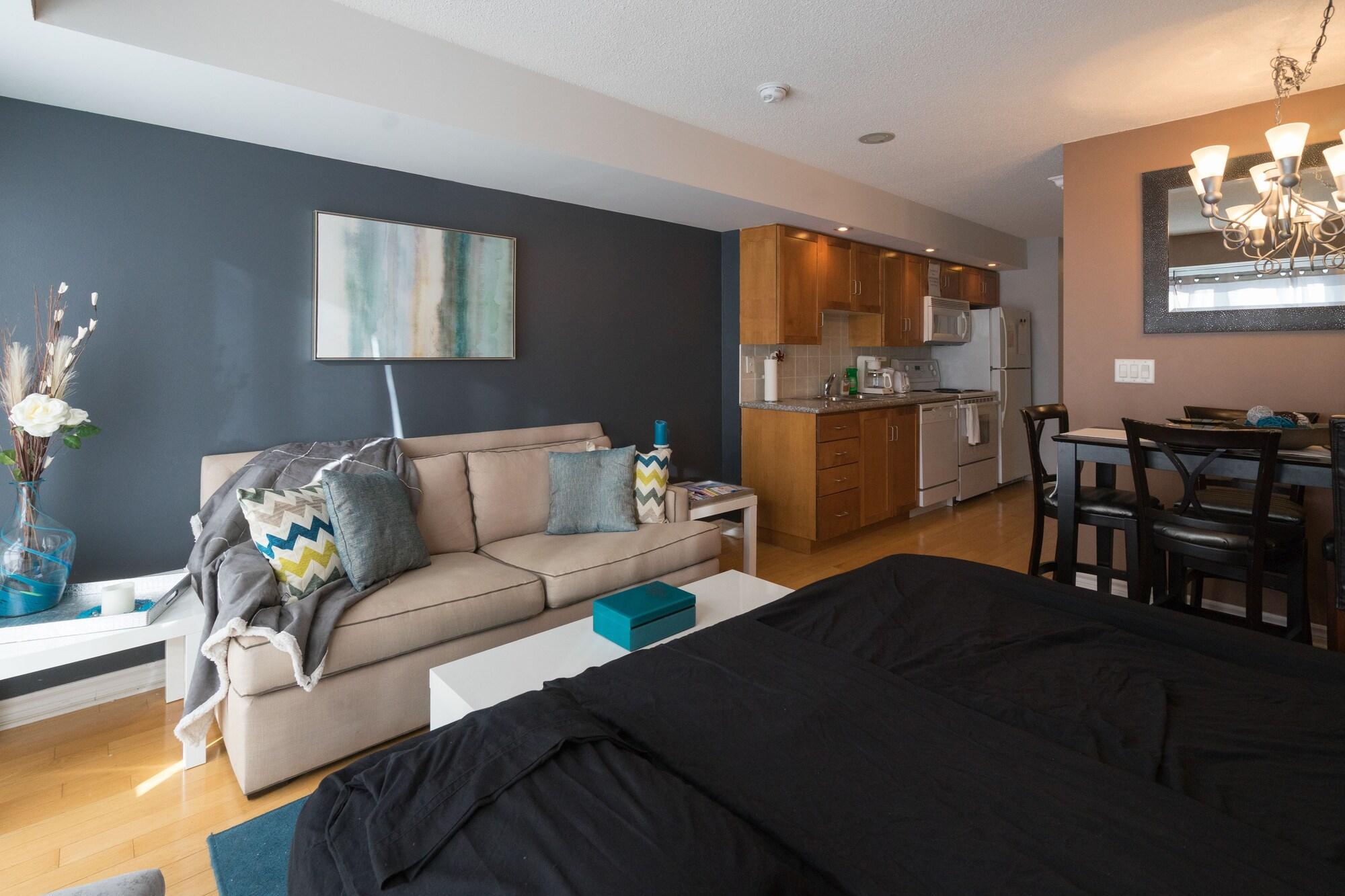 Applewood - 1 Bdrm Wellington West Apartment *