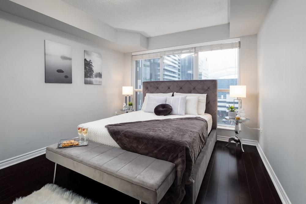 Apartment Applewood - 1 Bdrm Wellington West Toronto