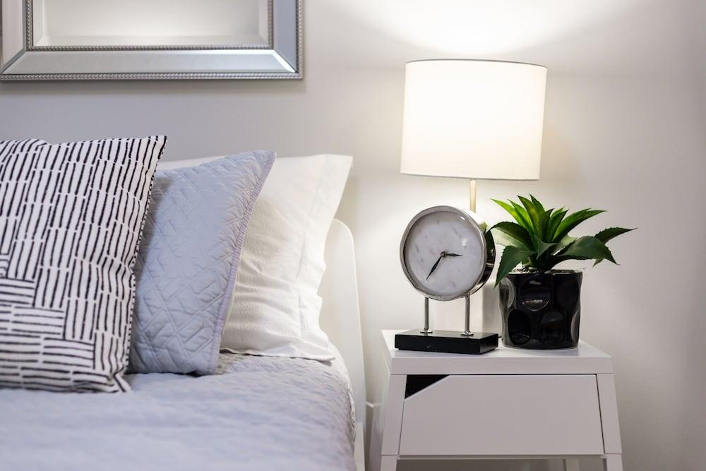Applewood - 1 Bdrm Wellington West *