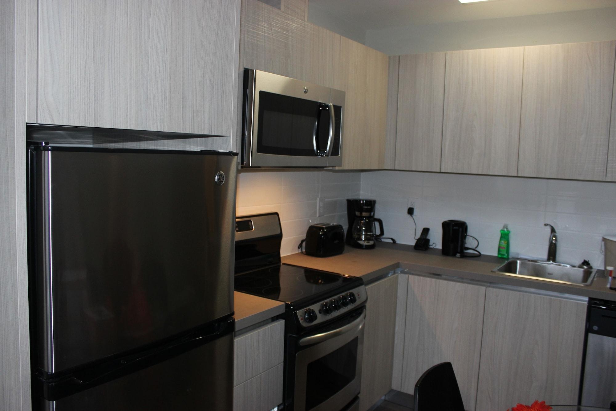 Apartment Atlas Suites- Furnished Apartments-College Street, Toronto *
