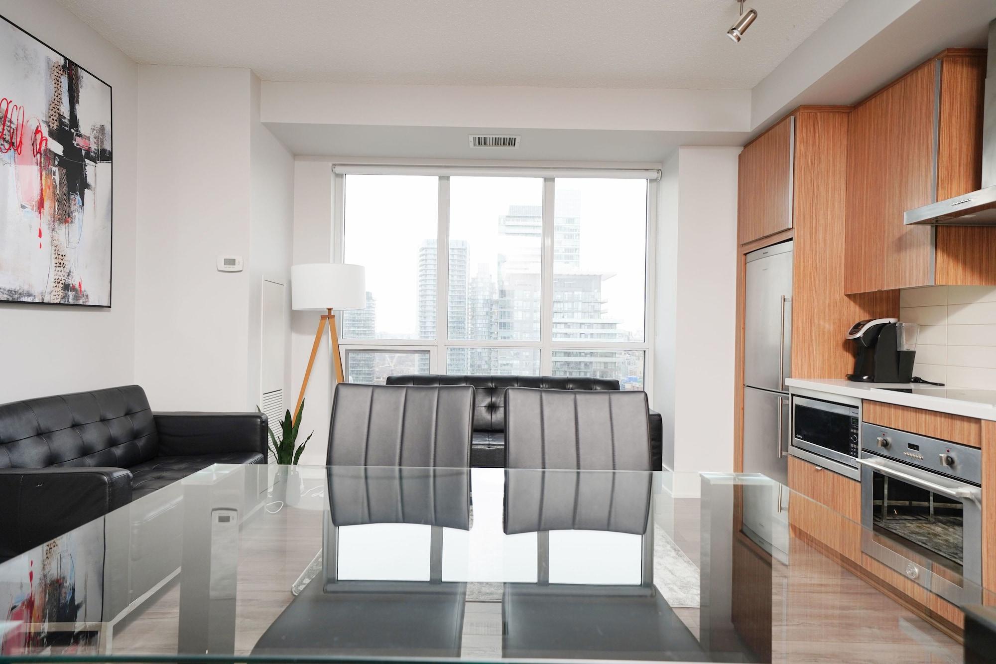 Grand Royal Condos - Cn Tower