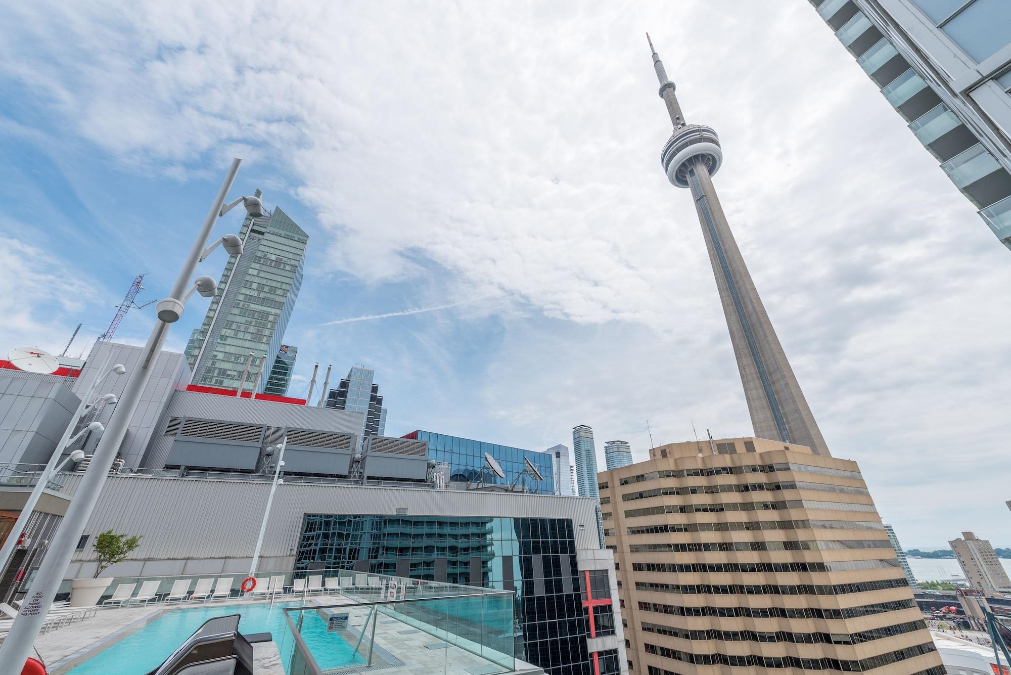 Grand Royal Condos - Cn Tower