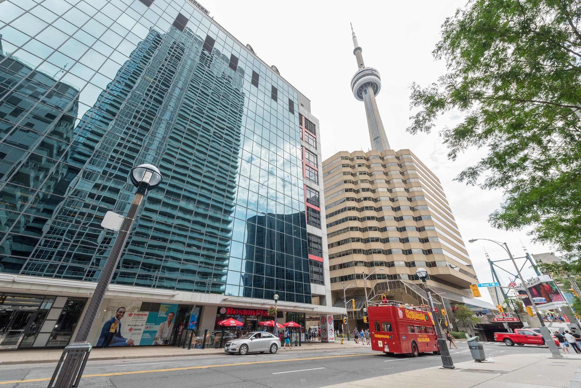 Grand Royal Condos - Cn Tower
