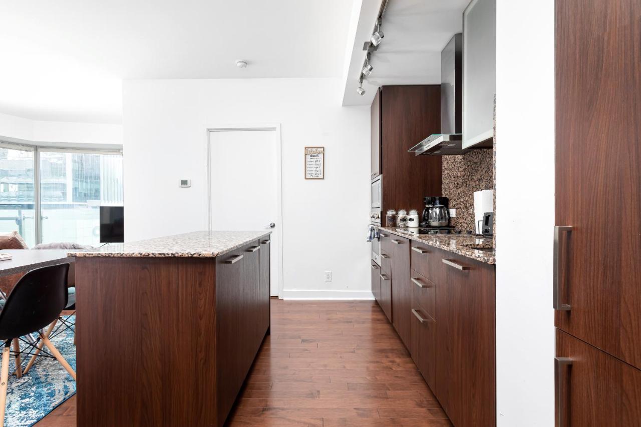 Apartment Luxury Downtown Near Cn Tower With Parking *