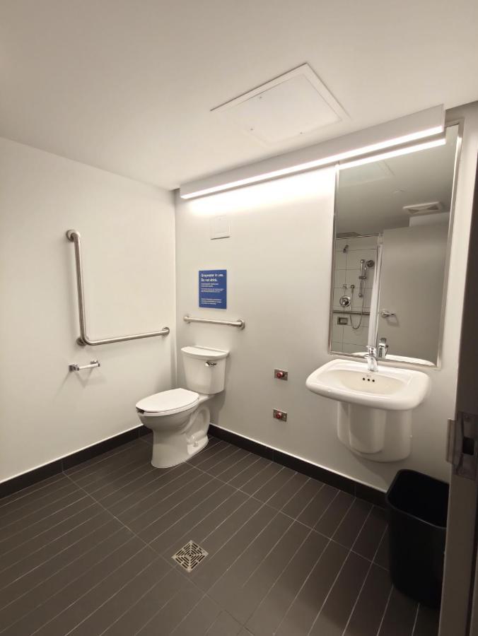 Apartment Metropolitan University-daphne Cockwell Complex
