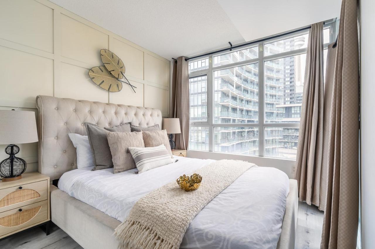 Luxury 2br Downtown W/ Cn Tower View Toronto