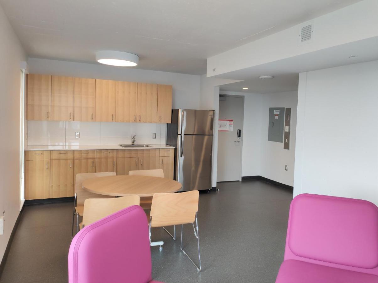 Metropolitan University-daphne Cockwell Complex Apartment
