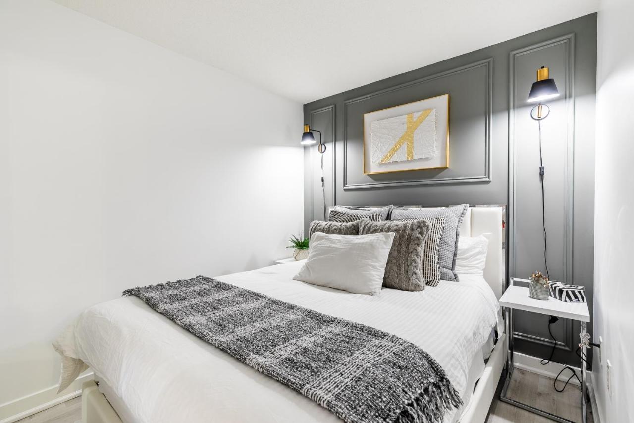 Luxury 2br Downtown W/ Cn Tower View