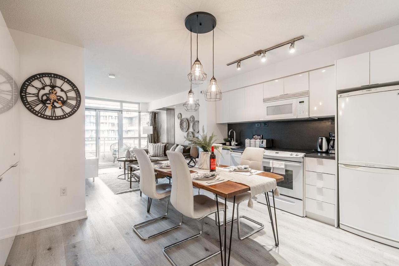 Luxury 2br Downtown W/ Cn Tower View Apartment Toronto