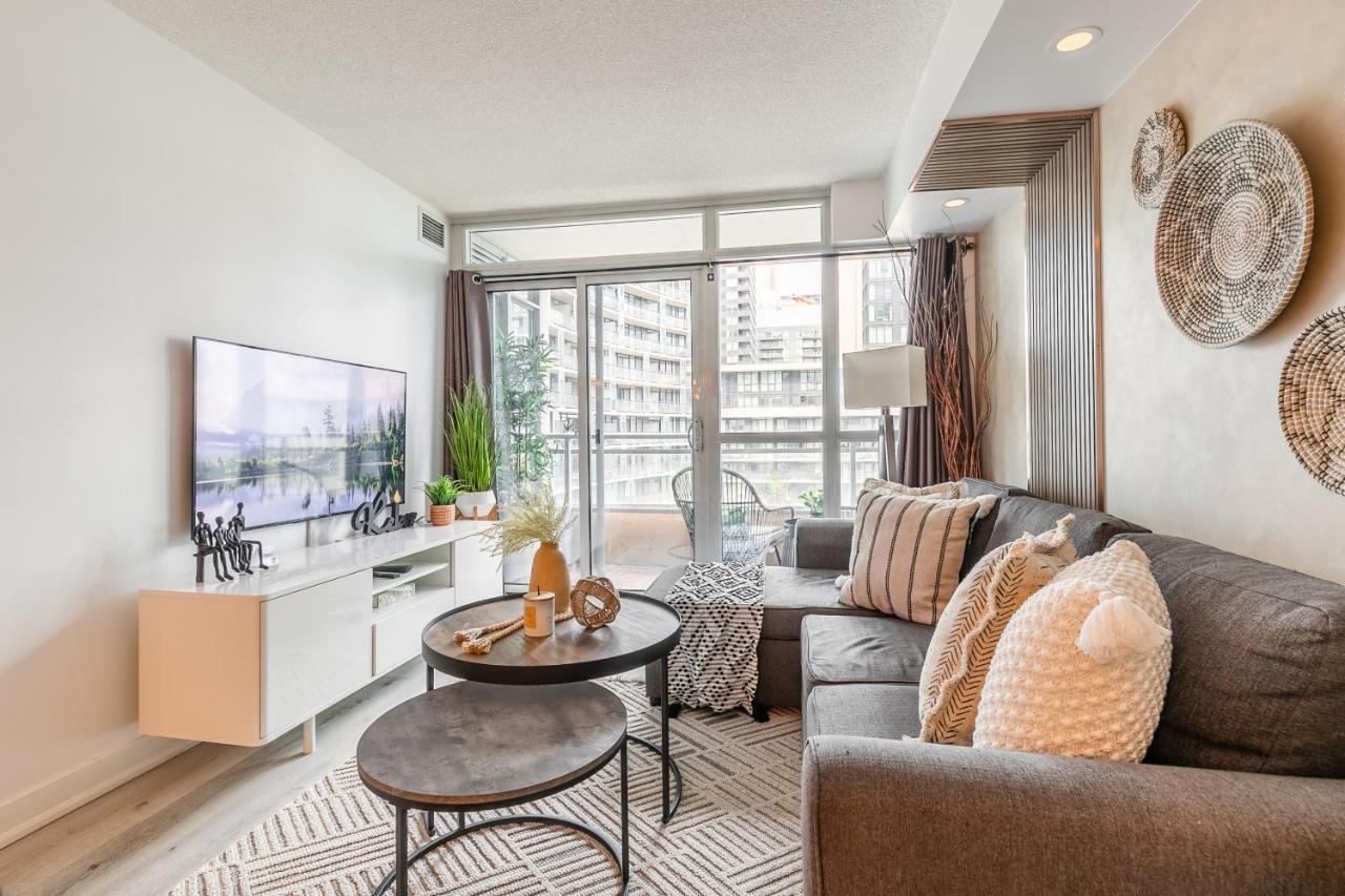 Luxury 2br Downtown W/ Cn Tower View Toronto