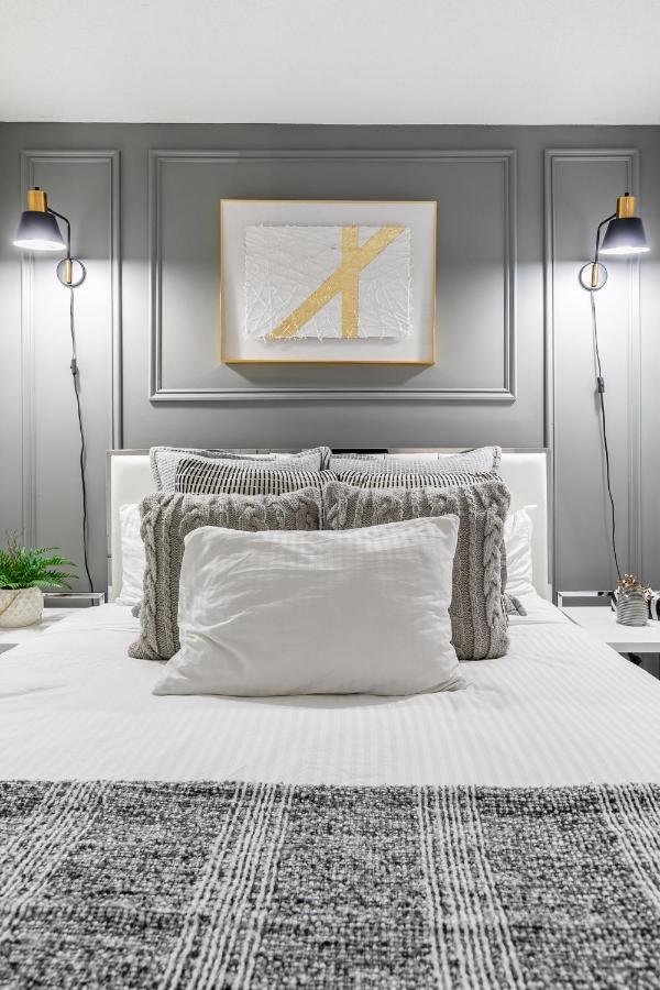 Luxury 2br Downtown W/ Cn Tower View *