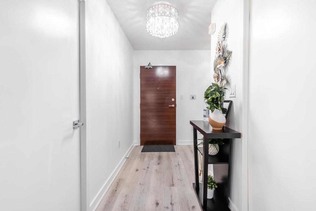 Luxury 2br Downtown W/ Cn Tower View Toronto