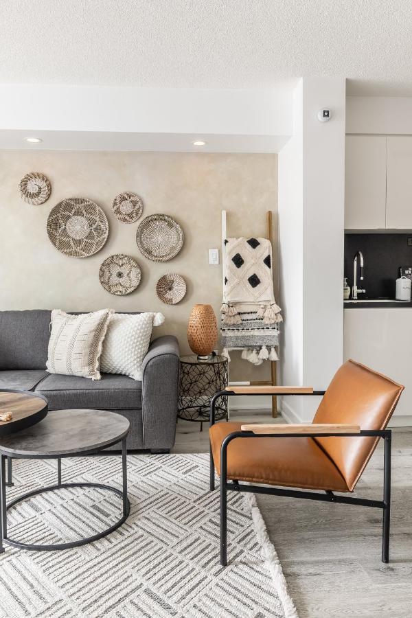 Luxury 2br Downtown W/ Cn Tower View