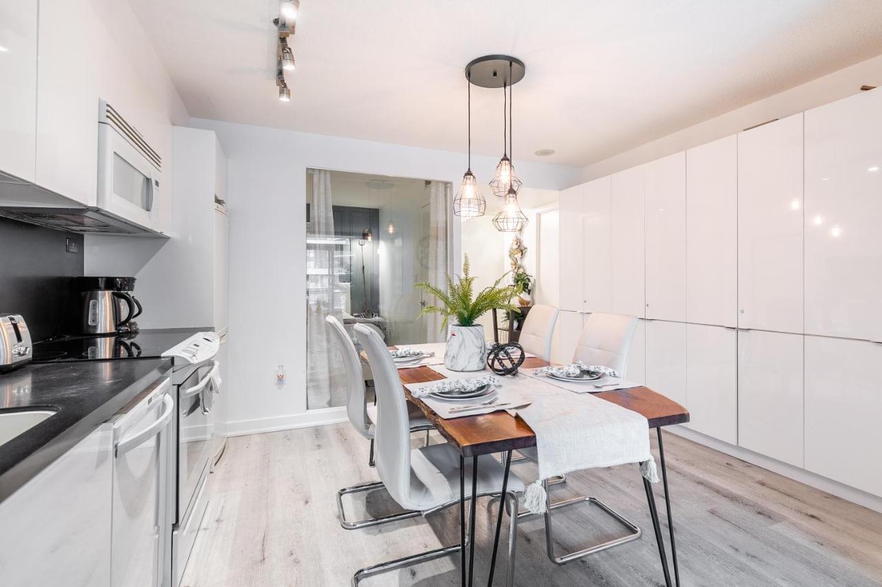 Luxury 2br Downtown W/ Cn Tower View *